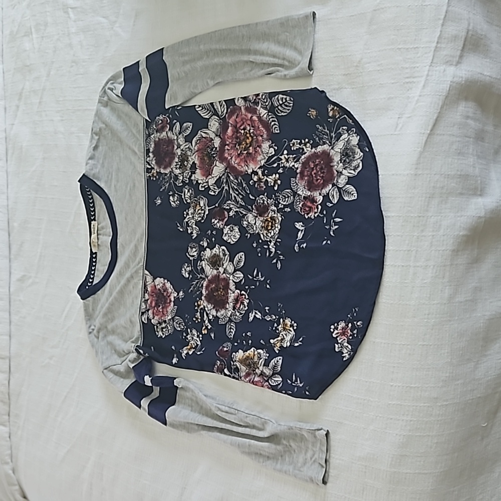 Long sleeve with flowers